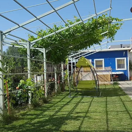 La Vila Проживання в сім'ї Констанца